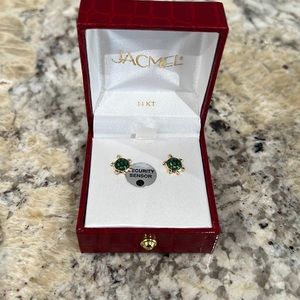 Brand New 14kt Gold Turtle earrings.